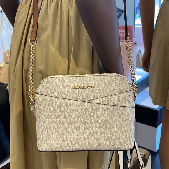 MICHAEL KORS Jet Set Medium Logo Dome Satchel Crossbody 
Vanilla 
NWT - Picture 5 of 16